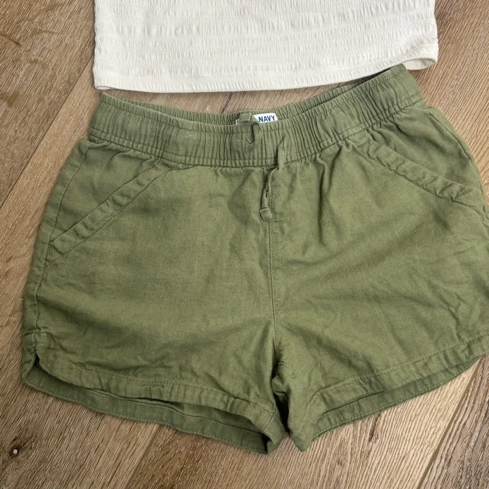 Old Navy summer shorts and tank top